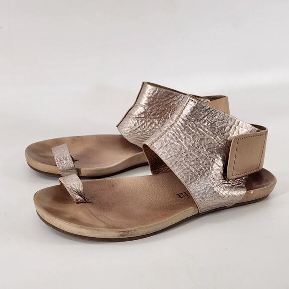 Pedro Garcia Metallic Ankle Cuff Sandals Flat Toe Loop Gladiator EU38 Rose Gold - Picture 4 of 9